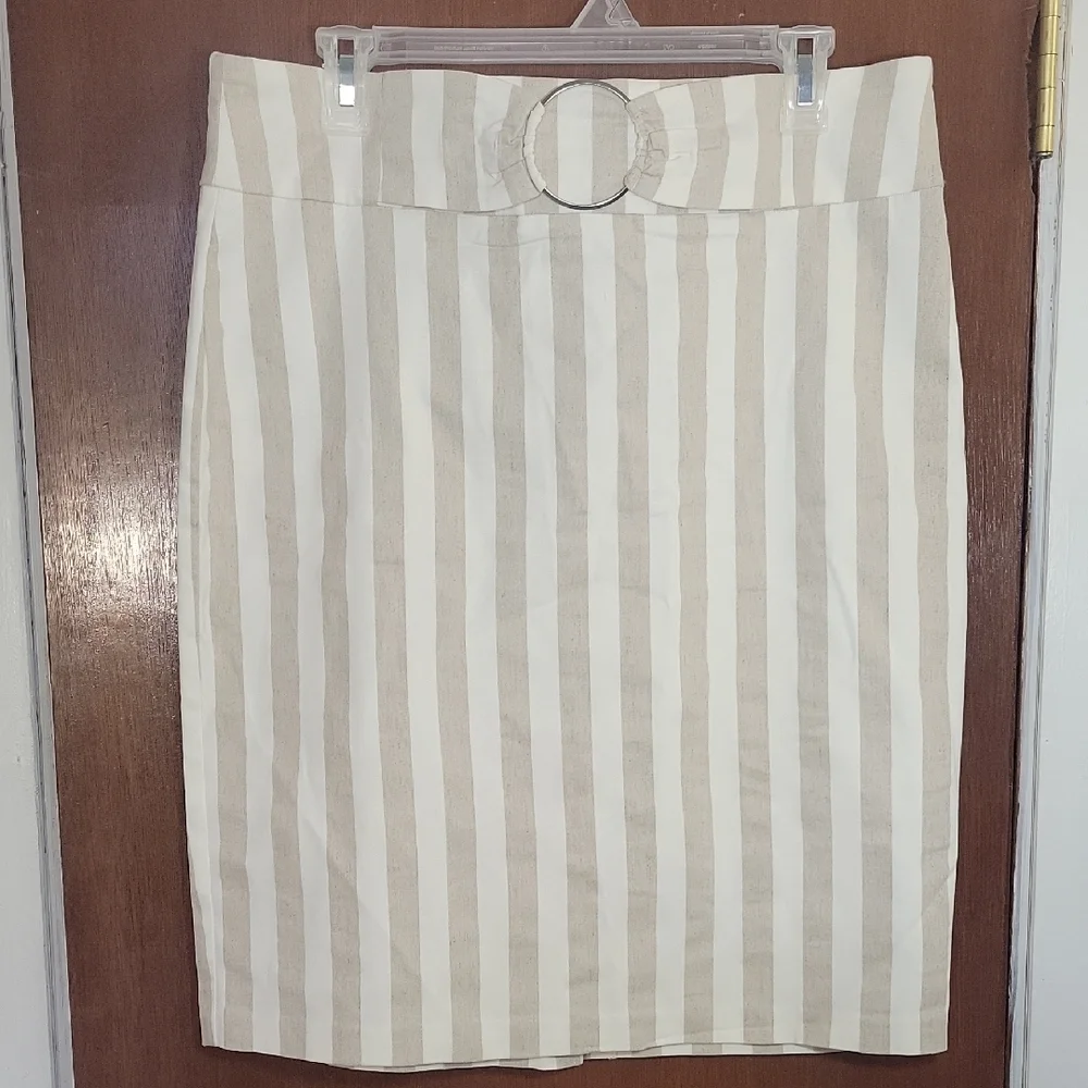 SOHO Striped Beige and White Skirt NWOT - Picture 1 of 8